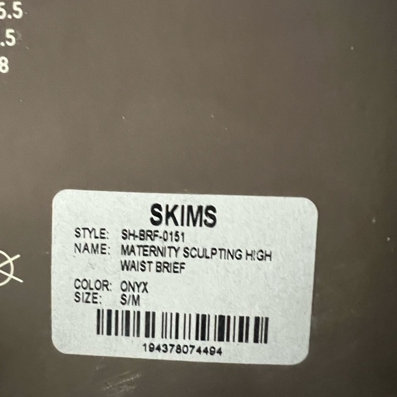 SKIMS maternity sculpting high waist briefs, never worn, still in the box! - Picture 3 of 3